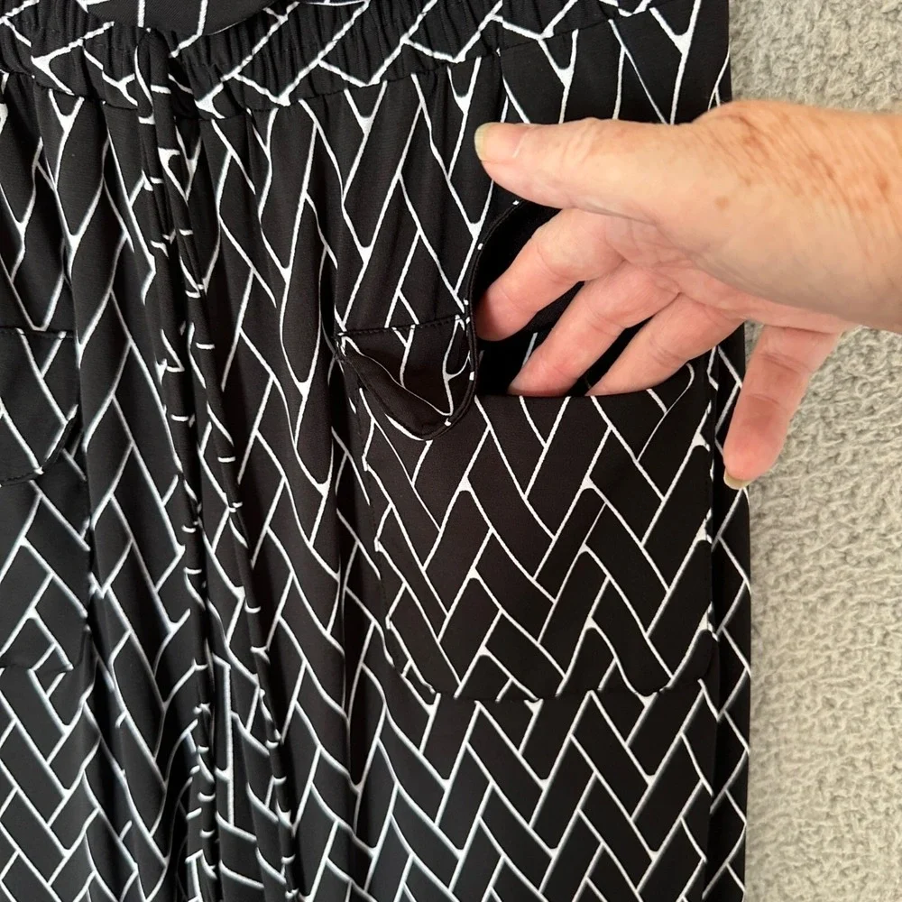 Soho Jumpsuit Womens Size Medium Black White Casual Basic‎ Y2K Liquid Knit